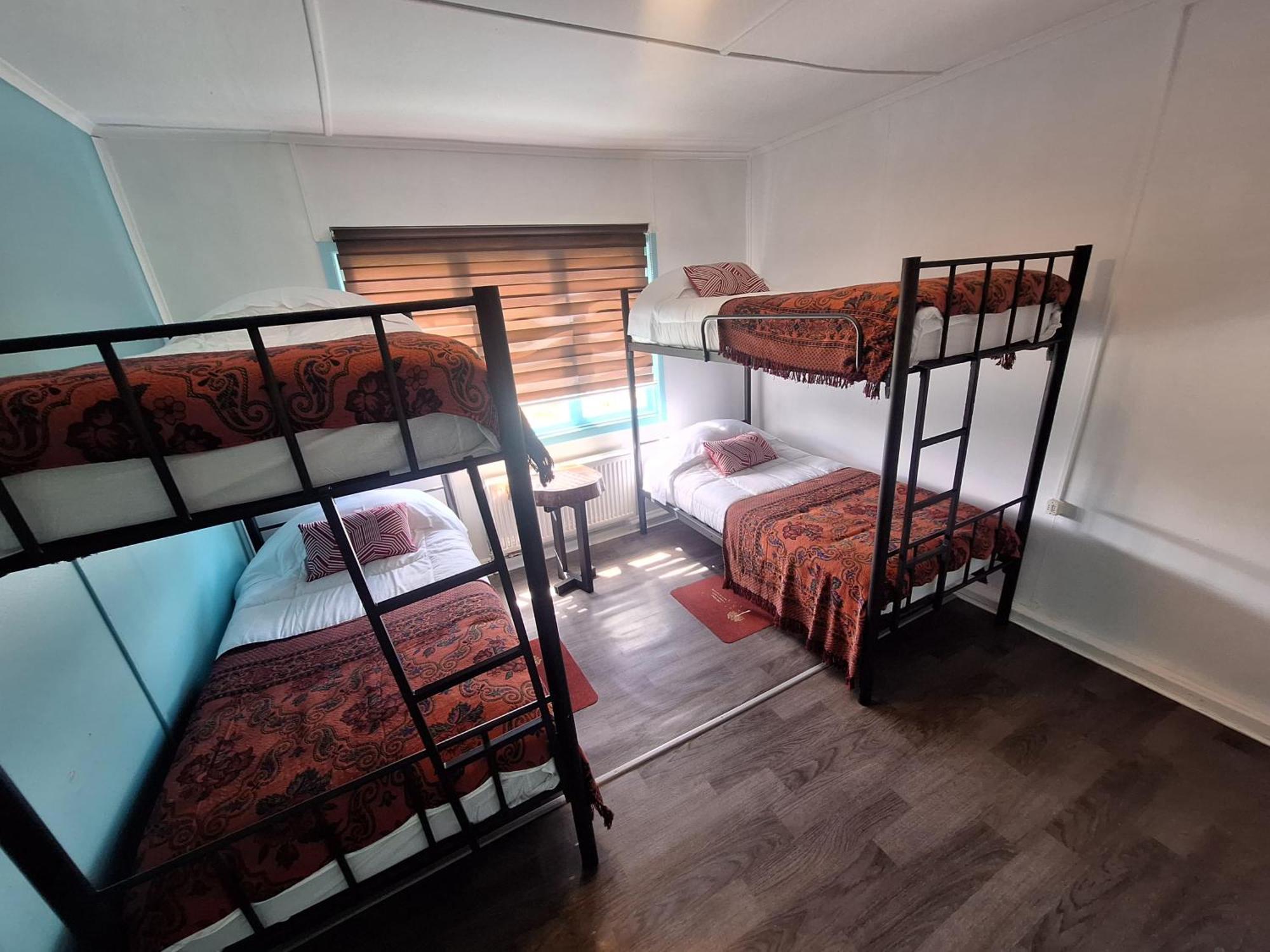 Hostel Kuntur Puerto Natales Kültér fotó